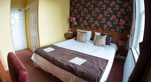 Thomas James Hotel