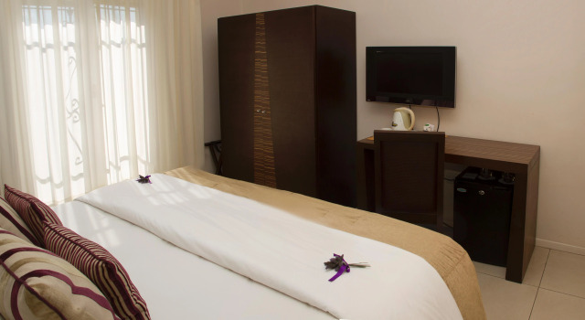 Hotel Colonial San Nicolás, Rezerwuj Hotel Hotele w Buenos Aires z basenem, Basen