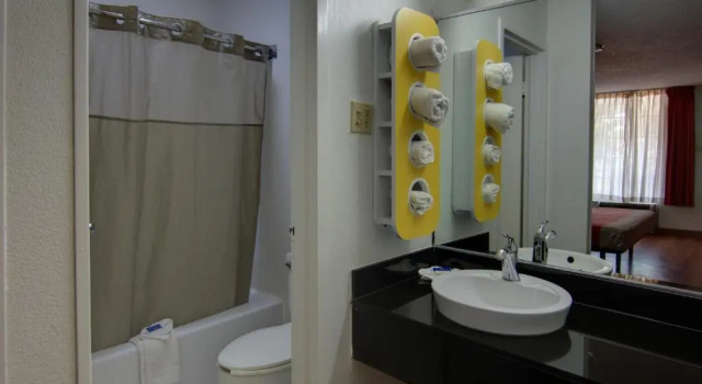 Четырёхместный номер Standard Motel 6-West Monroe, LA
