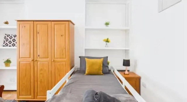 Коттедж 4BR London Home Piccadilly Line Sleeps 9