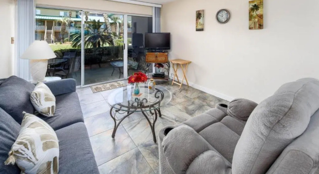 Апартаменты Seaspray Condos 104B