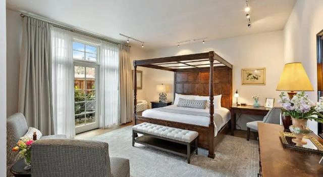 Люкс Deluxe McCully House Inn