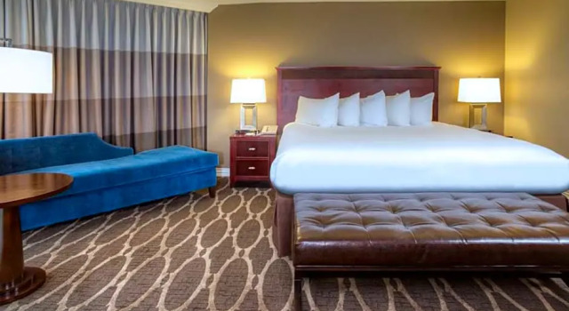 Двухместный люкс Executive Floor c 1 комнатой Hilton Houston Westchase