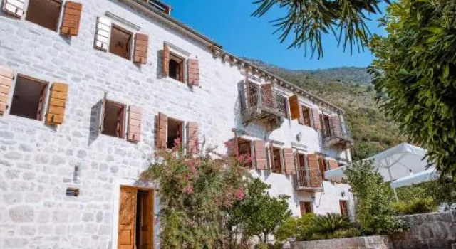 GuestHouse Mrshe Palace, Reserva ahora Hotel Hoteles en Riviera de Kotor con piscina, Piscina