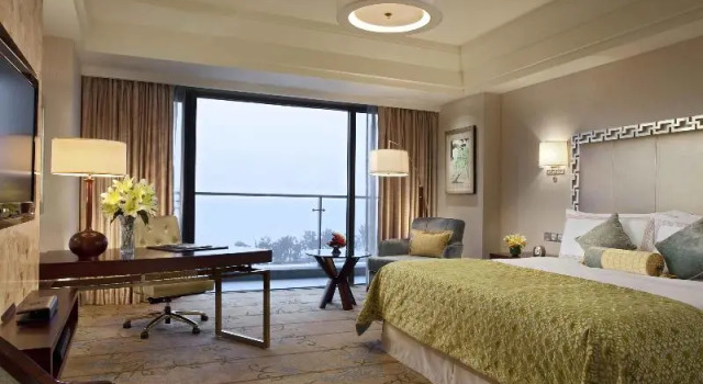 Двухместный номер Standard с балконом Fairmont Yangcheng Lake