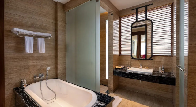 Люкс с видом на бассейн Mokko Suites Batubelig