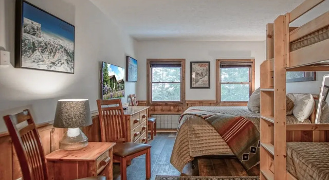 Номер Standard Whistlepunk #11: 2 Bedroom, 2 Bath: Wood Fireplace.central Location