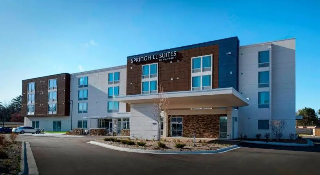 Howard Johnson East Lansing, Reservar Hotel Lansing Michigan