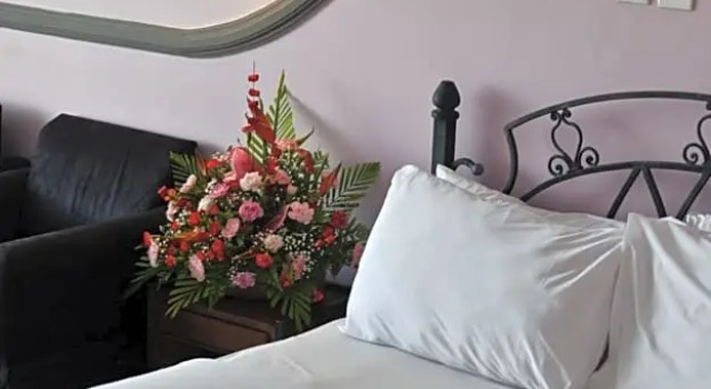 Номер Standard Sentrim Castle Royal Hotel