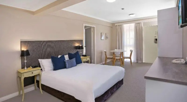Трёхместный номер Standard с балконом Best Western Sanctuary Inn
