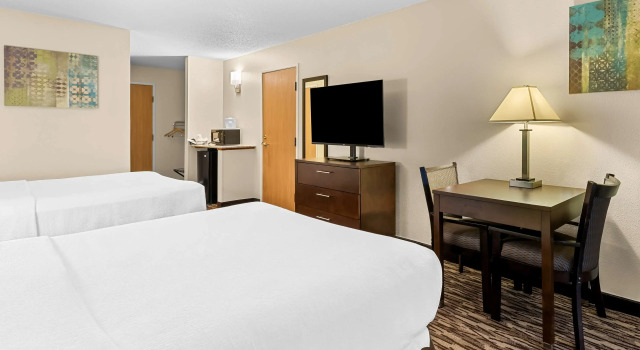 Четырёхместный номер Standard Best Western Baraboo Inn
