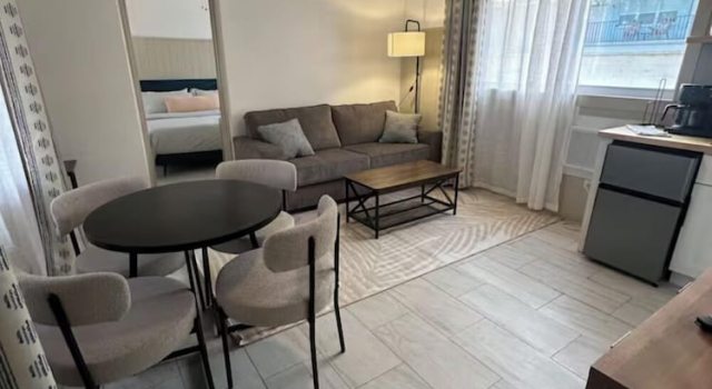 Двухместный люкс с видом на бассейн Arvilla Resort
