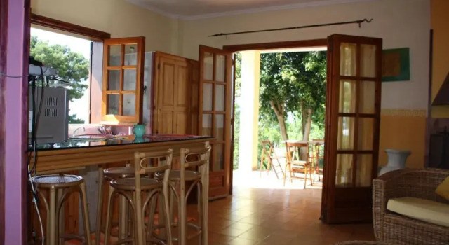 Villa Sole, Book Villa Brivadi 