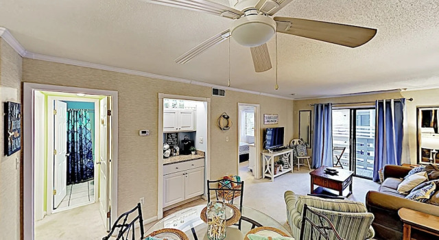 New Listing! All-suite Getaway W/ Pools & Tennis 2 Bedroom Condo, Забронировать Отель Отели Хилтон-Хед-Айленд с бассейном, рядом с Прибрежный парк Folly Field Beach Park, Бассейн