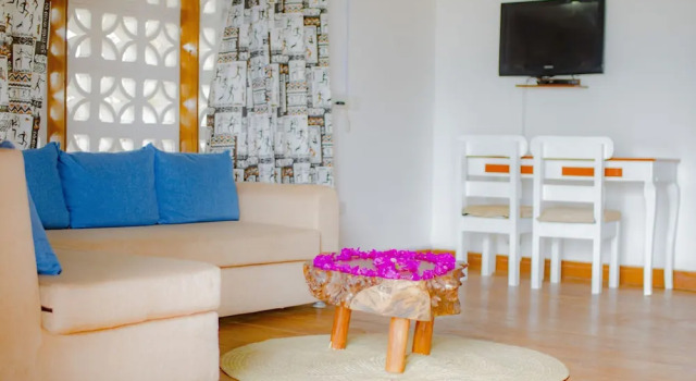 Bahari Beach Castle Lodge, Prenota Hotel Mbweni 