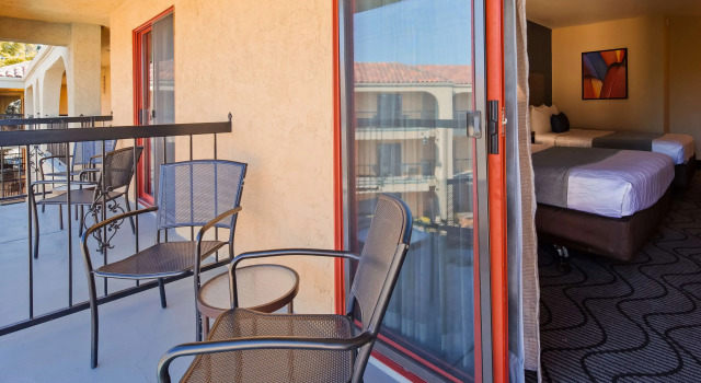 Четырёхместный номер Standard Best Western Plus Heritage Inn
