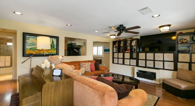Seashore Bungalow in Carlsbad by RedAwning, Забронировать Отель Карлсбад San Diego County, рядом с State Street Farmers Market