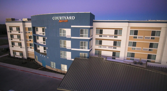 Двухместный номер Executive Courtyard by Marriott Dallas Midlothian-Midlothian Conf Ctr