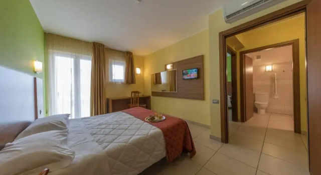 Семейный номер Standard с частичным видом на море Hotel La Ninfea