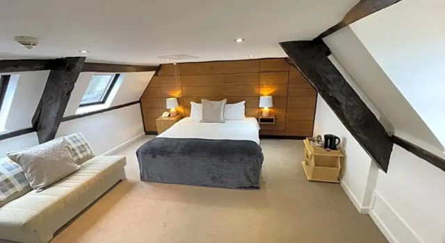 Номер Deluxe The Castle Hotel