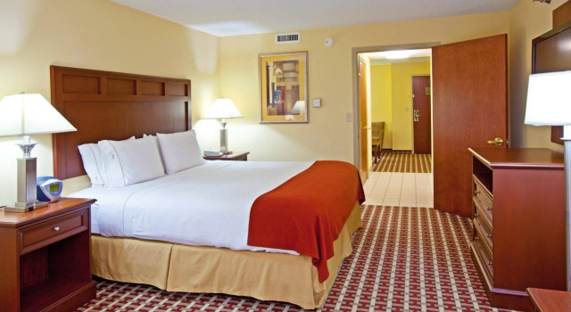 Holiday Inn Express Hotel & Suites Murray, an IHG Hotel, Buchen Sie Hotel Murray Kentucky