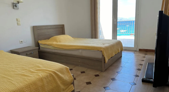 Коттедж Tolo Beach House with Breathtaking View
