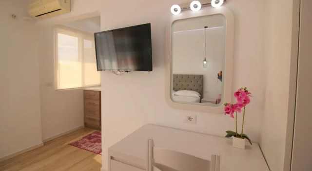 Elena Hotel