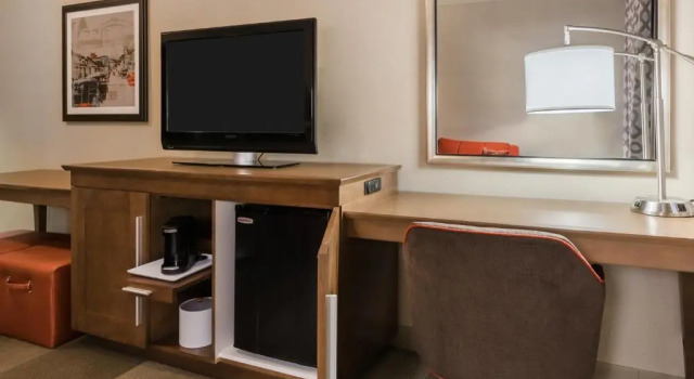 Люкс Hampton Inn Coventry-Warwick Area