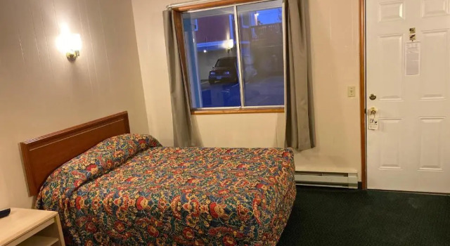 Четырёхместный номер Standard Heidis Inn