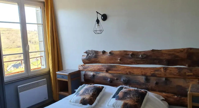 Le grand hôte l de la vallée, Rezerwuj Hotel Cheylade Cantal