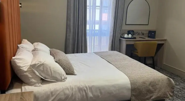 Номер Comfort The Maiden City Hotel