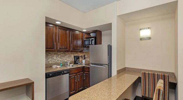 Четырёхместный люкс Staybridge Suites-Knoxville Oak Ridge by IHG