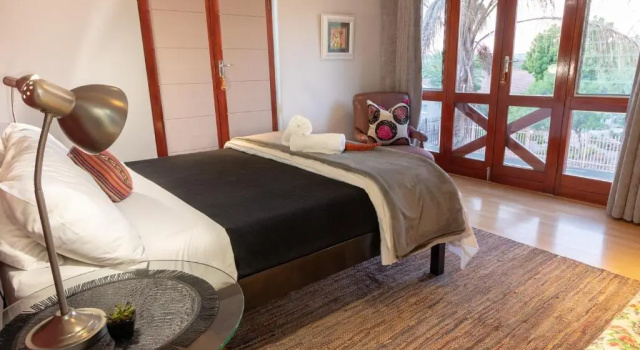 Двухместный номер Standard с балконом Earthbound Guest House