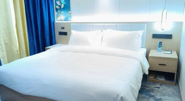 Люкс Business Mengjianlu Hotel (Urumqi Nianzigou Dehui Wanda Store)