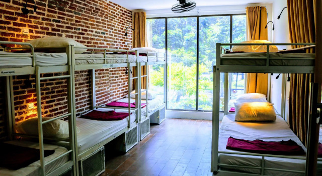 The Hideout Hostel Saigon, Забронировать Хостел Отели Хошимина с завтраком, рядом с Торговый центр Tax, Завтраки