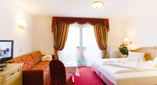 Двухместный номер Superior с балконом и с видом на горы Adults only Hotel Grafenstein