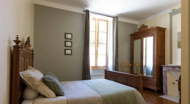 Domaine La Fontaine, Rezerwuj Bed and Breakfast Hotele w Charente-Maritime z parkingiem, Parking