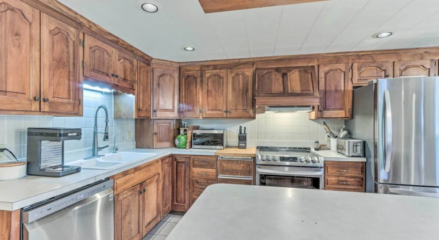 Коттедж Serene Lake of the Ozarks Retreat w/ Private Dock!