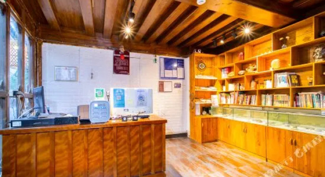 Lijiang Sunrise Inn, Забронировать Отель Лицзян Юньнань, рядом с Улица Сквер-стрит Древнего города Даянь