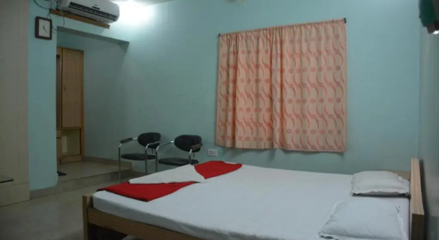 Номер Deluxe Hotel Naveen Residency