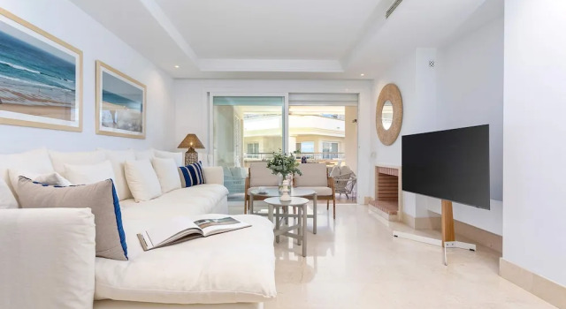 Bright Apartment Front of Beach Guadalmansa Beach, Забронировать Апартаменты/квартира Апартаменты Эстепона, Апартаменты/квартира