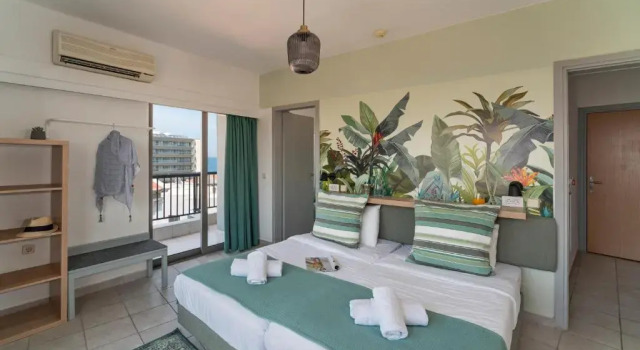 Четырёхместный номер Standard с видом на море STAY Rhodes Hotel