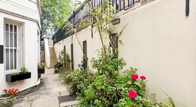 Light and Open 2 Bedroom Flat by Gloucester Road, Забронировать Отель Отели Англии 3 звезды, 3*