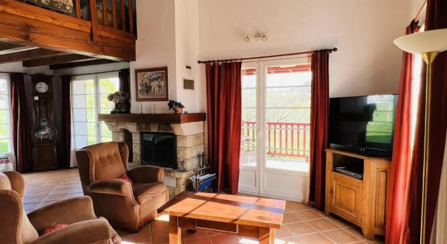 Maison Cambo-les-Bains, 4 pièces, 6 personnes - FR-1-495-29, Prenota Hotel Hotel a Aquitania con parcheggio, Parcheggio