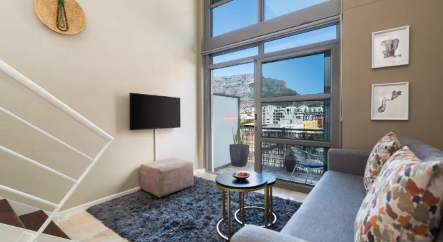 Апартаменты City Slicker Double Volume Loft, Magnificent Table Mountain View, close to V&A Waterfront, never any load shedding!