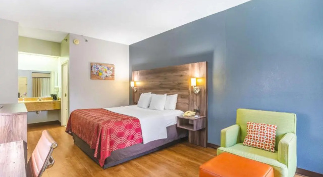 Номер Standard Royal Palms Inn