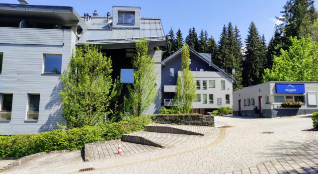 APARTMÁN RESIDENT HARRACHOV C308 Horský apartmán 2KK s velkou terasou a vlastním parkováním v garáži, Забронировать Отель Гаррахов Либерецкий край, рядом с Ski Jumps Harrachov