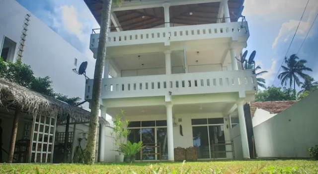 Tharanga Surfing Villa