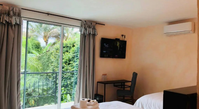 Двухместный номер Standard с балконом Hotel Camino Surreal Xilitla