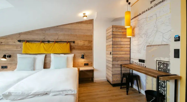 Трёхместный номер Standard Hotel Landhafen